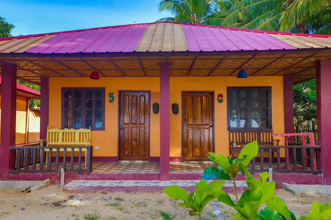 Mecaja Beach House Roxas  المظهر الخارجي الصورة